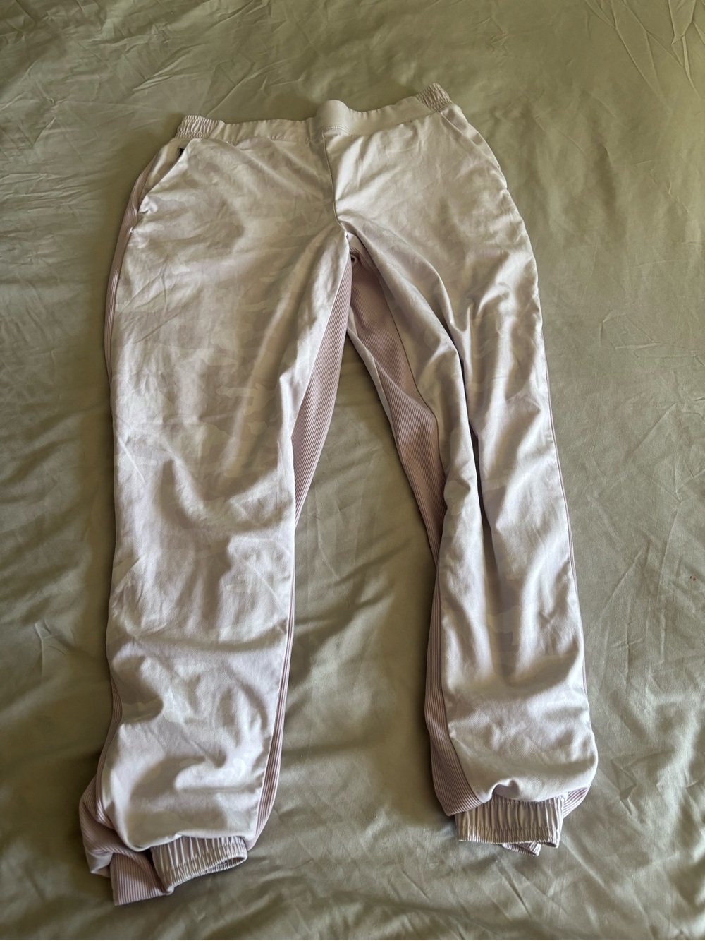 Athleta Brooklyn Lined Camo Jogger, Purple, size 12